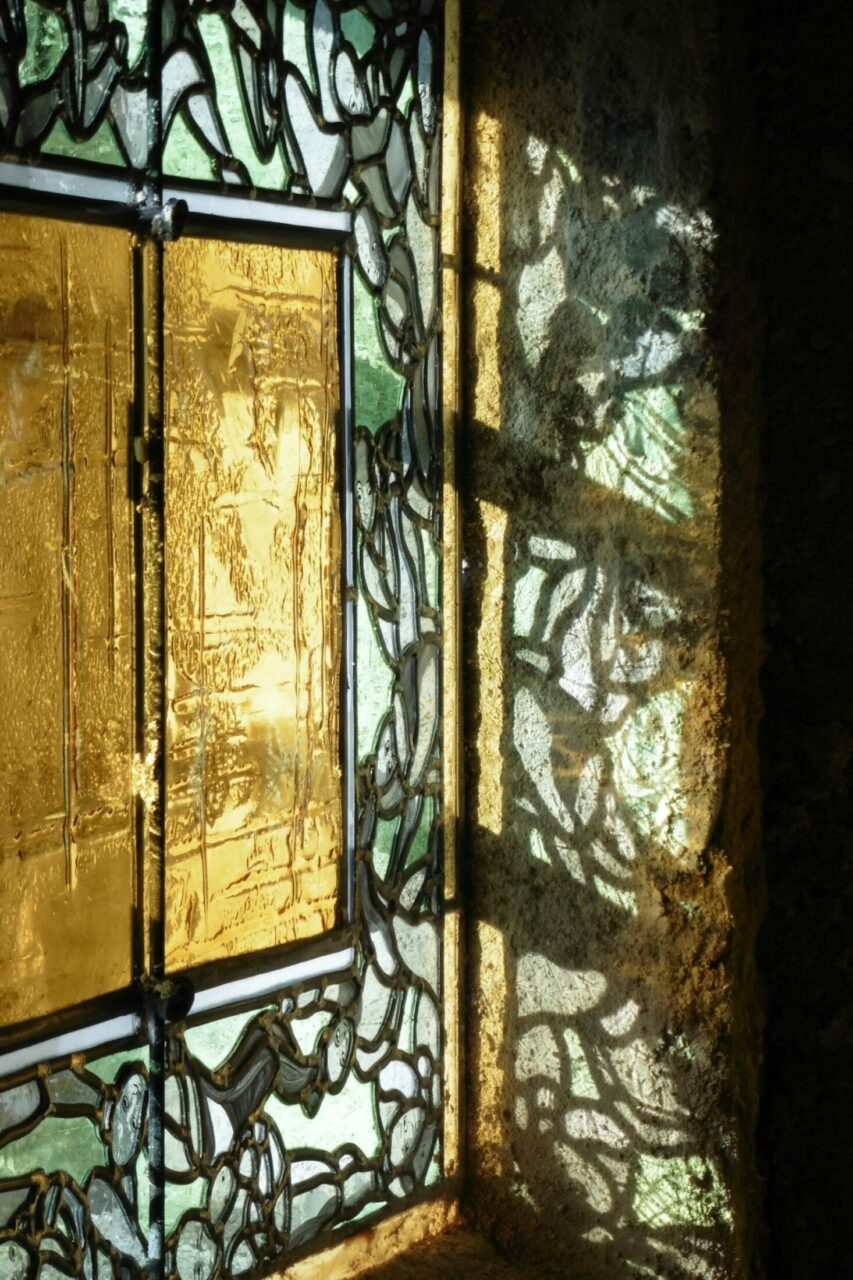 Accueil Vitrail Contemporain, Occitanie, Normandie