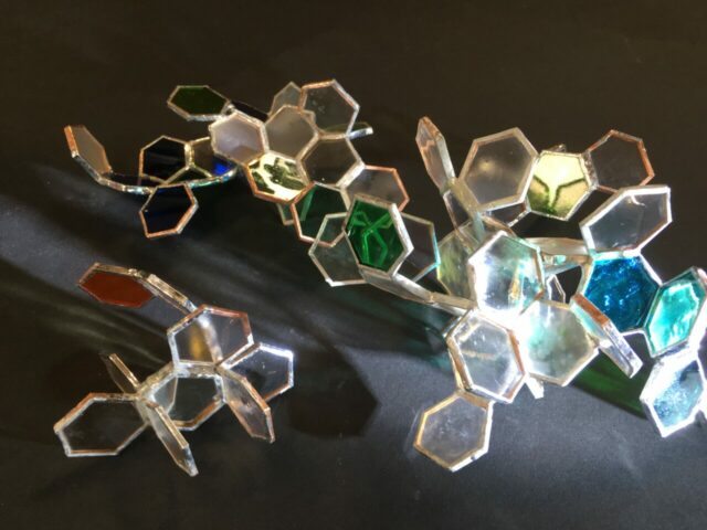 Sculpture vitrail Tiffany, Nyelv, Langage, Transparence, reflets, projections, art verrier contemporain, Occitanie, Toulouse, hongrois