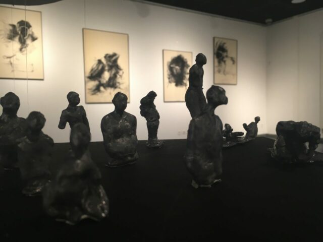 Sculptures contemporaines - Installation Dessin -Verre - Vitrail - Matières - Expressionnisme - Existentialisme écologique Perception - Sensation - Réel - Morphogenèse- Animalité - Vulnérabilité - Vivant - Toulouse - Occitanie