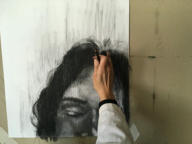 Pratiques plastiques contemporaines, créativité, stage, Toulouse, Matières picturales, Dessin, Pierre noire, Expression, Figuration, Espace Eclair